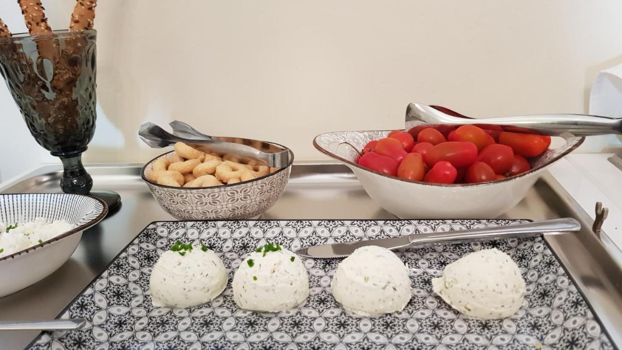 Garni Villa Tyrol - Adults Only Мерано Екстериор снимка