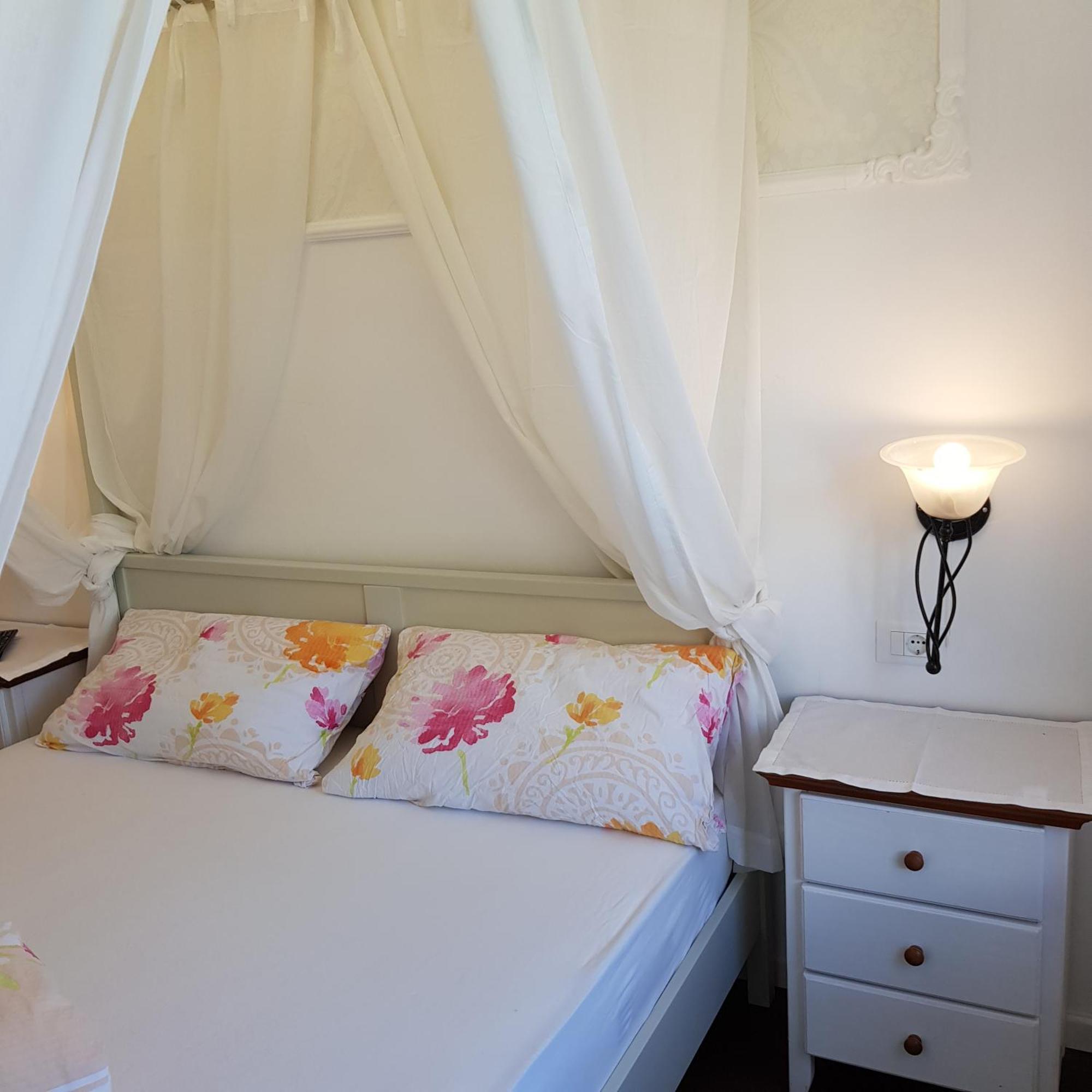 Garni Villa Tyrol - Adults Only Мерано Стая снимка